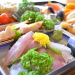 The　dining　YOSA八右衛門 - 仕出し料理　２０００円～　紀伊長島漁港に水揚げされた鮮度抜群の魚介類を食材に！