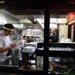 壱発ラーメン - 2013/3/11　メダカチェックする目は嫁に出す父親状態ですよっ。