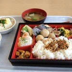 Tochigi Kencho Shokudo - ヘルシー弁当。日替わりです。