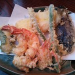 Tempura Naraki - 天麩羅梅コース￥1800の天ぷら（エビ・エビの足各２、キス、イカ、山芋大葉包、ナス、インゲン２、シシトウ、レンコン）（H25.6.19撮影）