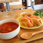 Bagel cafe nico. - スープはトマト味、ズッキーニやら色々な野菜が入っていて、これも食べ応えあります。