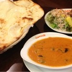 ガネーシュ - 茄子とほうれん草の夏カレーと、スペシャルセットのお肉たち