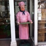フッセン - 入口横でお出迎え！