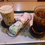 Mos Burger Shimotsuma Ten - コーヒーシェイク（２１０円）とペプシネックス（２１０円）