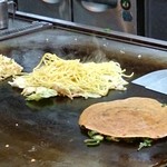 Kyoto Kin'ya - 京都 きん家 ＠西葛西 焼そばなど調理中