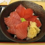まぐろの大将 - 「赤身丼(\500)」。