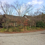 京屋旅館　歓喜庵 - 駐車場から見たお店