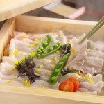 豬肉五花肉與豆芽蒸籠