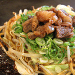 ブルーナ - 神戸発祥！元祖ぼっかけ焼きおそば
