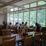 Rest In Kurobe - 明るく展望の良い店内