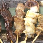 Aji Nami Oshikiri Ten - 串盛り４本１１４０円昔ながらの焼き鳥です