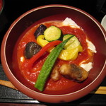 おとうふ市場 大まめ蔵 - 少し酸味の利いたトマトソースが美味しい！
            完熟トマトの爽やかな酸味と甘みが良いです
