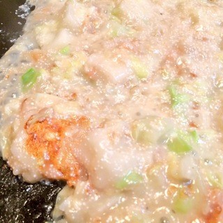 鈴蘭苑の出汁にこだわった明太もちチーズもんじゃ焼きを是非！！