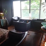 PAGE - 店内