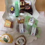 Ichikawa - カボチャロール、ほうじ茶ロール、レモンケーキ、マドレーヌ抹茶、ほうじ茶
                      
                      
