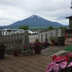 カフェノア - 道路挟んで展望公園。無料駐車場です。