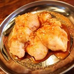 Appare Horumon Wakayama Eki Higashiguchi Ten - 定番のホルモン(小腸)。皮のほうから焼いてお召し上がりください