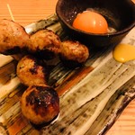 鳥巣亭 - つくね。たまごの味が濃厚！
