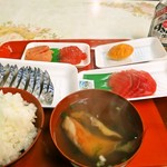 魚菜小売市場 - 朝ご飯