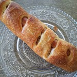 ベーカリー ラボ - 中にソーセージ