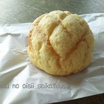 ベーカリー ラボ - メロンパン