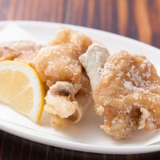 豚足の足先にはコラーゲンたっぷり『ちまぐパリパリ揚げ』
