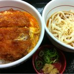 Naka U Gokiso Ten - カツ丼（並）５５０円と小うどん１４０円