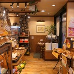 Toho Bakery - 店内模様