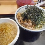 Kakunaka Udon Ten - 肉つけうどん 