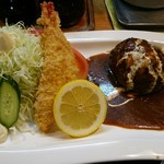 魚京 - 彩り鮮やかな盛り付け
