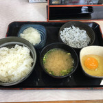 Yoshinoya Shukugawara Ten - しらすおろし定食
                        ボリューム満載です