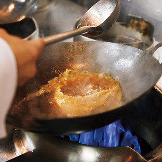 こだわりの技法と食材「東天紅料理」