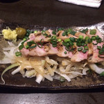Norichi - 「もも肉のたたき」750円（税別）宮崎地鶏使用の鶏たたきである。枕として刻まれた玉ネギの荒千切りとともに戴くと、芳醇な味わいと柔らかい食感に思う様に感動出来る。