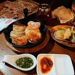 僕と餃子の金曜日 餃子バル - 餃子盛り合わせ
