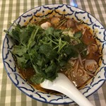 ティーヌン - パクチーたっぷりトムヤムラーメン海老のせ