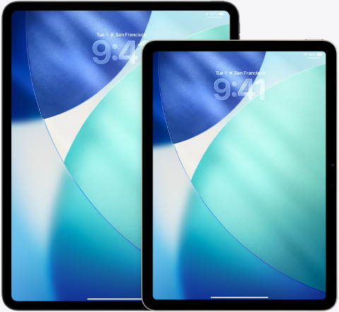 iPad e iPad Air fianco a fianco in verticale, iPad Air davanti che si sovrappone all’iPad, schermata di blocco con l’ora traslucida in Liquid Glass