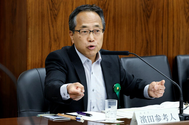 参院消費者問題特別委に参考人として出席し、意見陳述する元オリンパス社員の浜田正晴さん＝５月２３日、岩下毅撮影