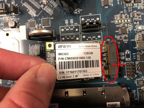 ../_images/sg-2440-msata-insertion.jpg