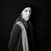 Au5 - Greyscale